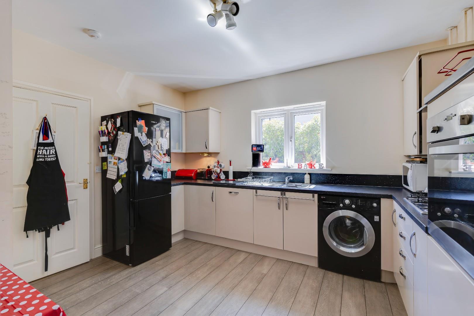 1 Lantern Close, Llanharan, Pontyclun, CF72 9ZB